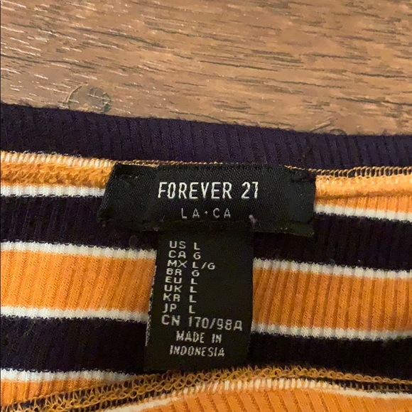 Off the shoulder crop top - Picture 2 of 2